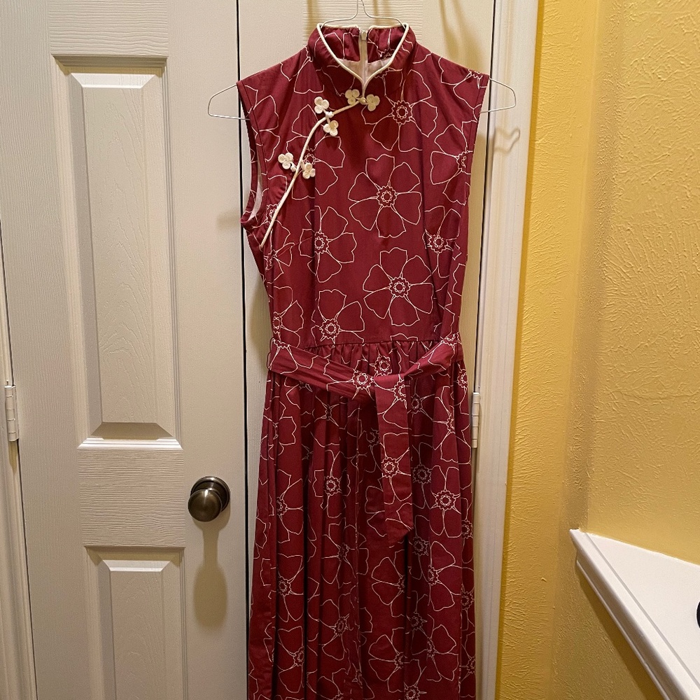 Fit and flare, full skirt dress